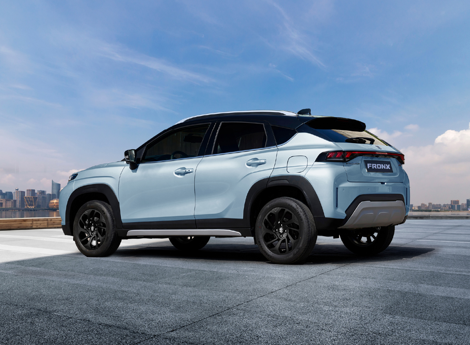 ngoai that phia sau xe suzuki fronx 2026 moi