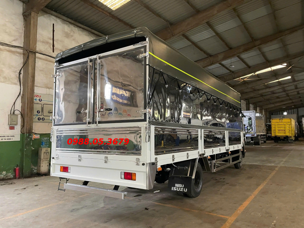 xe tai isuzu 6 tan frr650 thung mui bat 6m7 frr90ne5