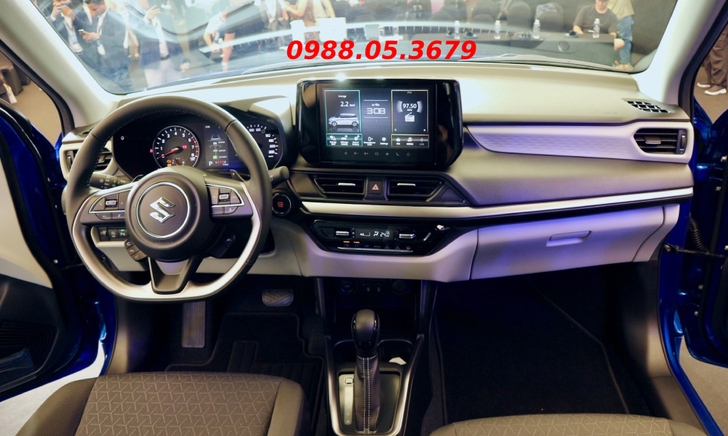 Dieu hoa tu dong Suzuki Swift 2025