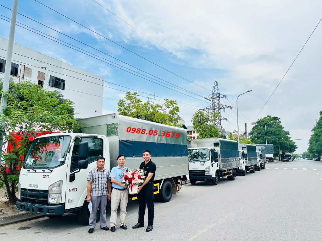 Le ban giao xe tai tap lai Isuzu hang C1