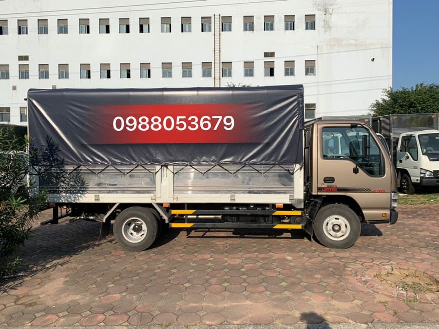xe tai isuzu qkr 270 thung mui bat dai 4m4 ban dac biet qkr77he4